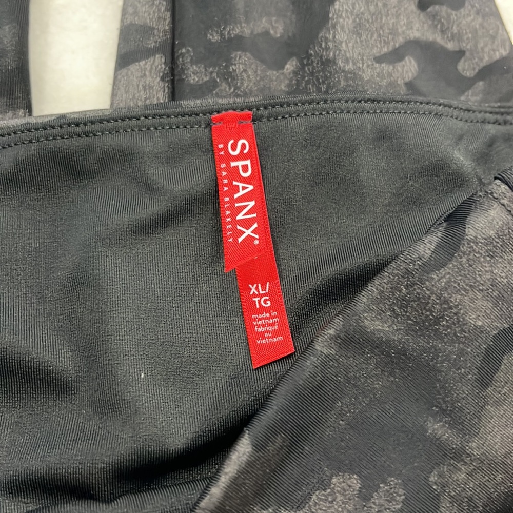 Camo SPANX leggings - Picture 3 of 4